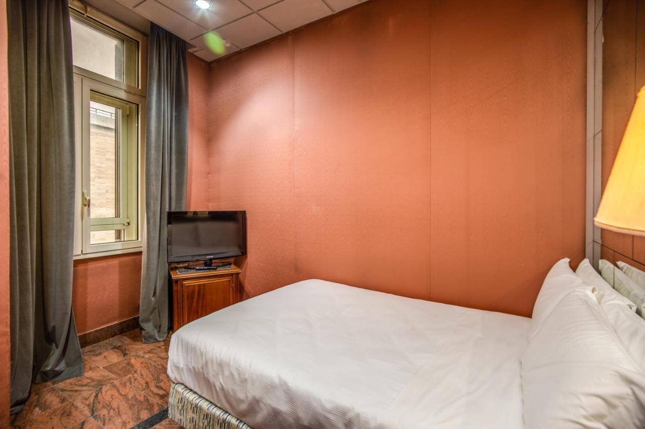 Castro Pretorio Easy Rooms 罗马 外观 照片